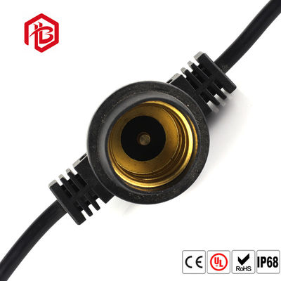 Comprar 2 zócalo negro blanco del tenedor de la lámpara de Pin Ip 65 E27 para el bulbo llevado online manufacture